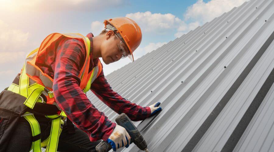 Professional gutter cleaning in Sparta, GA